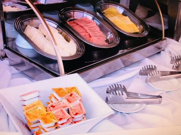 Imagen del bar/restaurante del Hotel Ideals. Foto 15