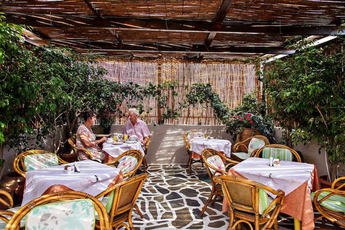 Imagen del bar/restaurante del Hotel Ideon, Chania. Foto 6