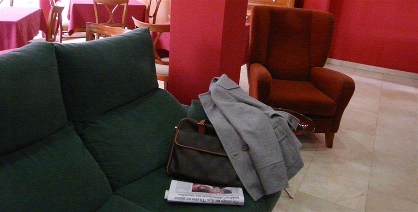 Imagen de los interiores del Hotel Idh Angel. Foto 13