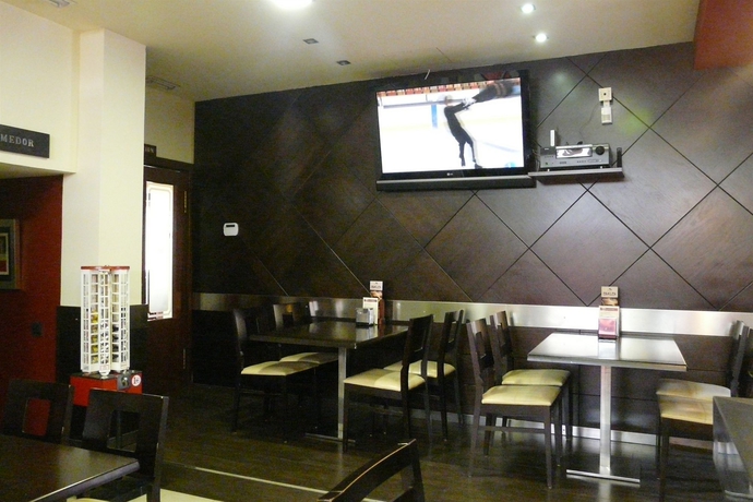 Imagen del bar/restaurante del Hotel Idh Angel. Foto 5