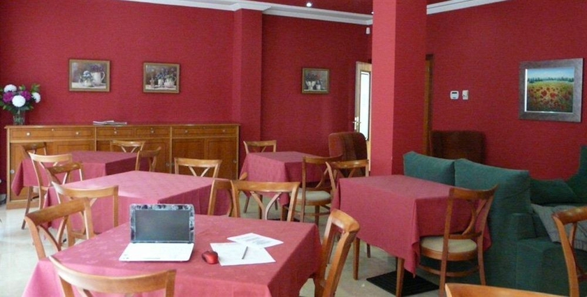 Imagen de los interiores del Hotel Idh Angel. Foto 15