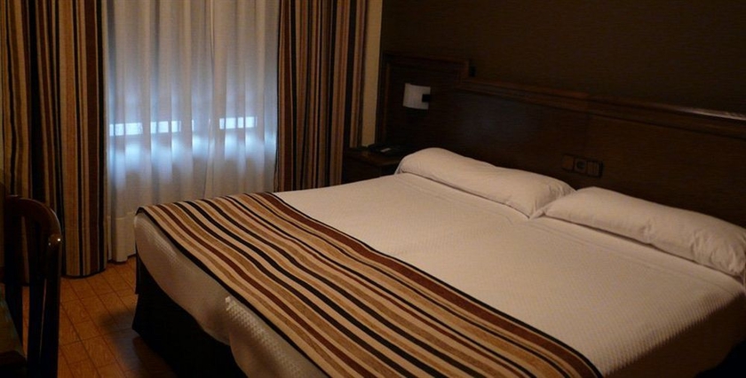 Imagen de la habitación del Hotel Idh Angel. Foto 10