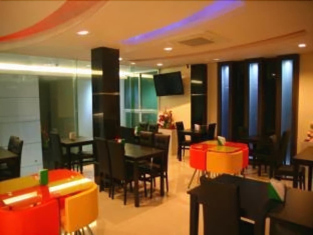 Imagen del bar/restaurante del Hotel Ido Boutique Suite Hat Yai. Foto 2