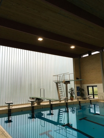 Imagen de la piscina del Hotel Idr&aelig;tscenter Jammerbugt - Hostel. Foto 18