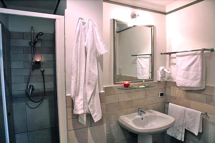 Imagen de la habitación del Hotel Idria Hotel. Foto 6