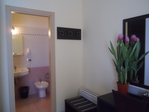 Imagen de la habitación del Hotel Idria Hotel. Foto 12