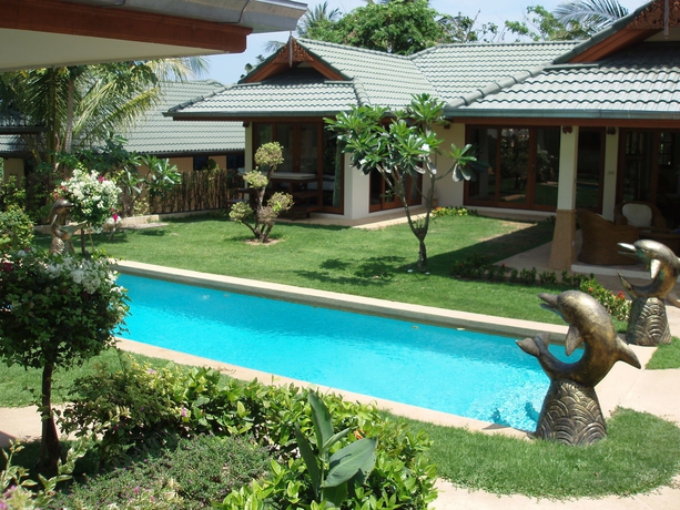 Imagen de la piscina del Hotel Idyllic Samui Beach Villa Resort. Foto 9