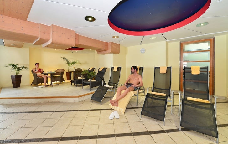 Imagen de la piscina del Hotel Ifa Alpenhof Wildental Kleinwalsertal. Foto 14