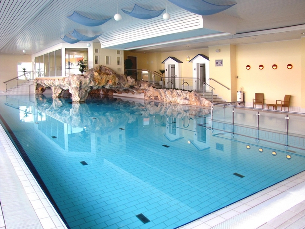 Imagen de la piscina del Hotel Ifa Graal-m&uuml;ritz , Spa and Tagungen. Foto 10