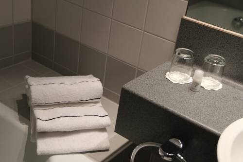 Imagen de la habitación del Hotel Ifen. Foto 4