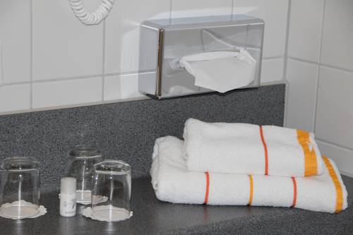 Imagen de la habitación del Hotel Ifen. Foto 14