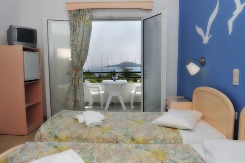 Imagen de la habitación del Hotel Ifigenia. Foto 4