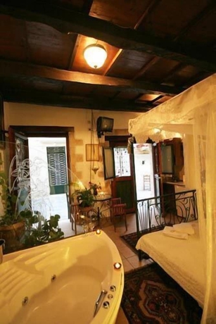 Imagen de la habitación del Hotel Ifigenia Rooms. Foto 18