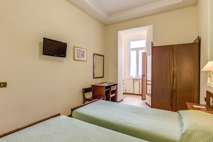 Imagen de la habitación del Hotel Igea, Roma. Foto 9