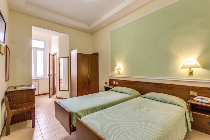 Imagen de la habitación del Hotel Igea, Roma. Foto 11