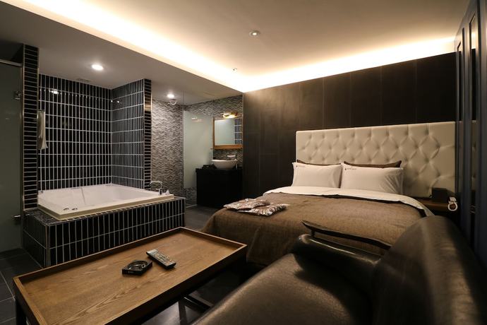 Imagen de la habitación del Hotel Ignis. Foto 14