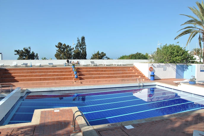 Imagen de la piscina del Hotel Igoudar Appart-hotel. Foto 7