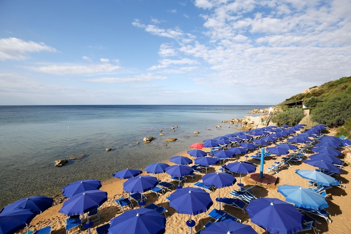 Imagen de los exteriores del Hotel Igv Club Vacanze Le Castella. Foto 11
