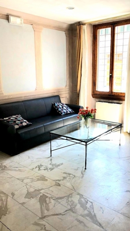 Imagen de los interiores del Hotel Ih Firenze Select. Foto 14