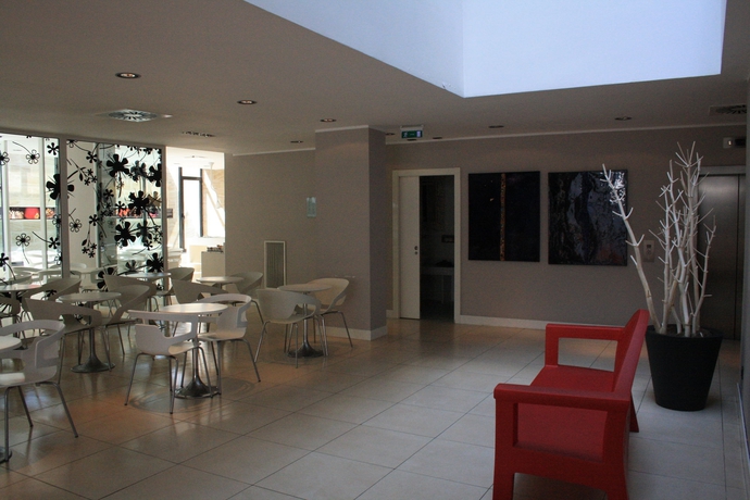 Imagen del bar/restaurante del Hotel Ih Hotels Milano Watt 13, Milán. Foto 4