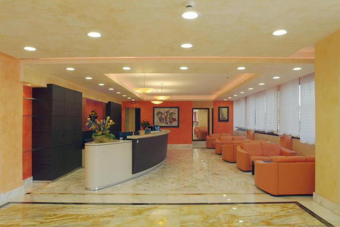 Imagen general del Hotel Ih Hotels Roma La Mela. Foto 9