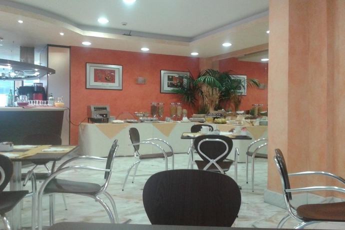 Imagen general del Hotel Ih Hotels Roma La Mela. Foto 13