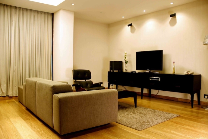 Imagen de la habitación del Hotel Iidl Suites. Foto 7