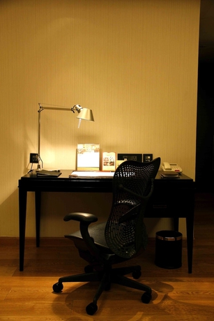 Imagen de la habitación del Hotel Iidl Suites. Foto 8