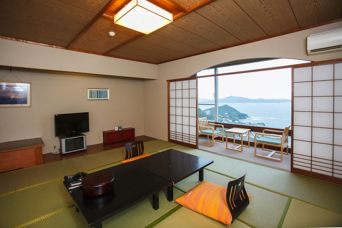 Imagen de la piscina del Hotel Ijika Daiichi Kagura. Foto 15