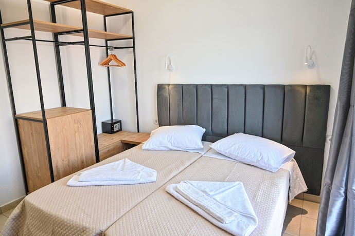 Imagen de la habitación del Hotel Ikaria Therma Blue. Foto 7