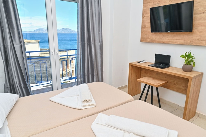 Imagen de la habitación del Hotel Ikaria Therma Blue. Foto 8