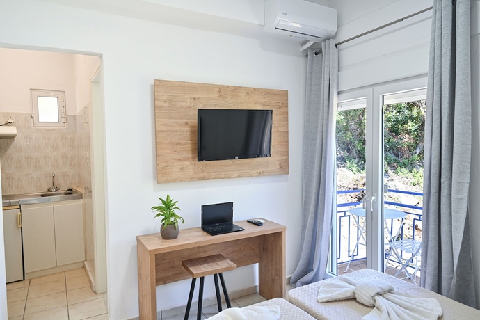 Imagen de la habitación del Hotel Ikaria Therma Blue. Foto 10