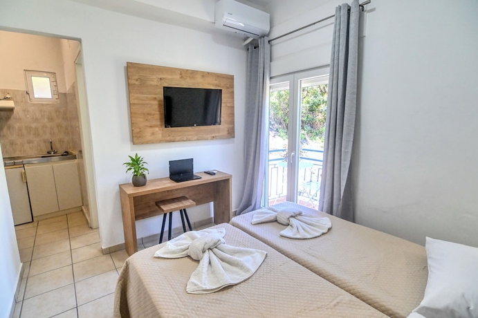Imagen de la habitación del Hotel Ikaria Therma Blue. Foto 11