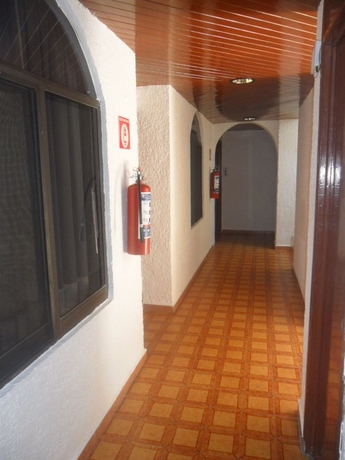Imagen de los interiores del Hotel Ikaro Suites. Foto 13