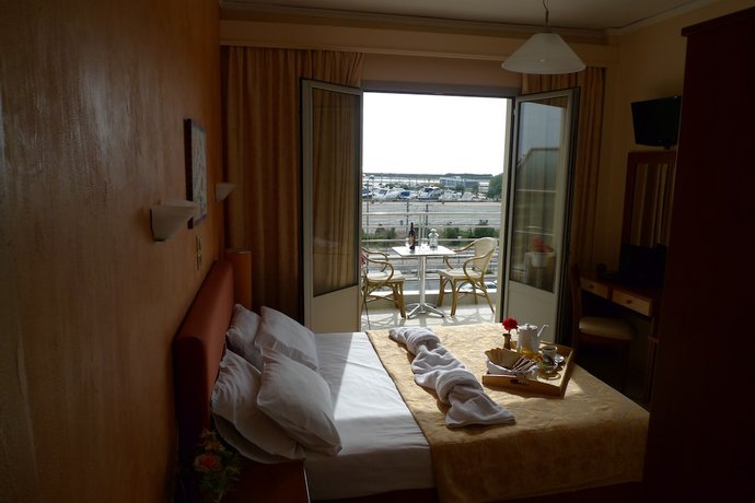 Imagen de la habitación del Hotel Ikaros, Elliniko-Argyroupoli. Foto 6