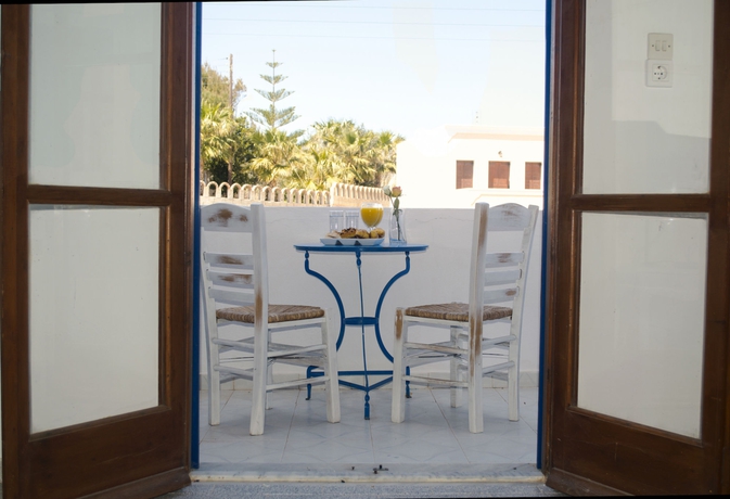 Imagen de la habitación del Hotel Ikaros, Karterados. Foto 7