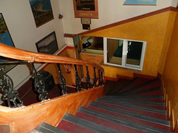 Imagen general del Hotel Ikaros, Pireo. Foto 2