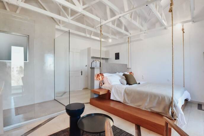 Imagen de la habitación del Hotel Ikaros Suites. Foto 11