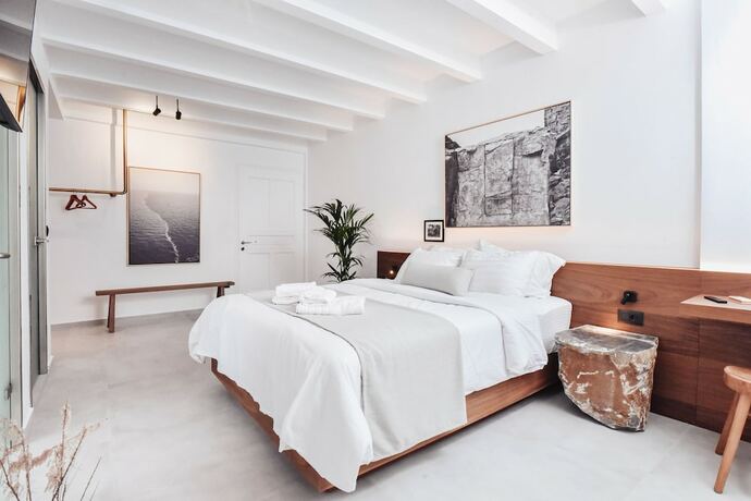Imagen de la habitación del Hotel Ikaros Suites. Foto 20