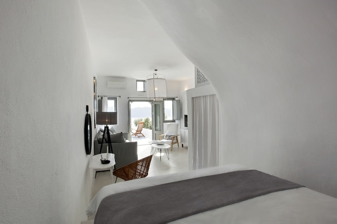 Imagen de la habitación del Hotel Ikies Santorini. Foto 15