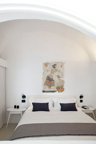 Imagen de la habitación del Hotel Ikies Santorini. Foto 17