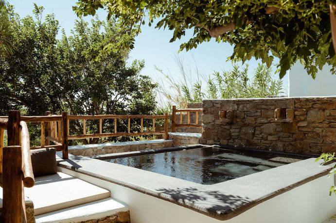 Imagen de la piscina del Hotel Ikies of Mykonos. Foto 7