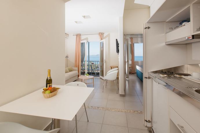Imagen de la habitación del Hotel Ikion Eco Boutique, Al&oacute;nnisos. Foto 11