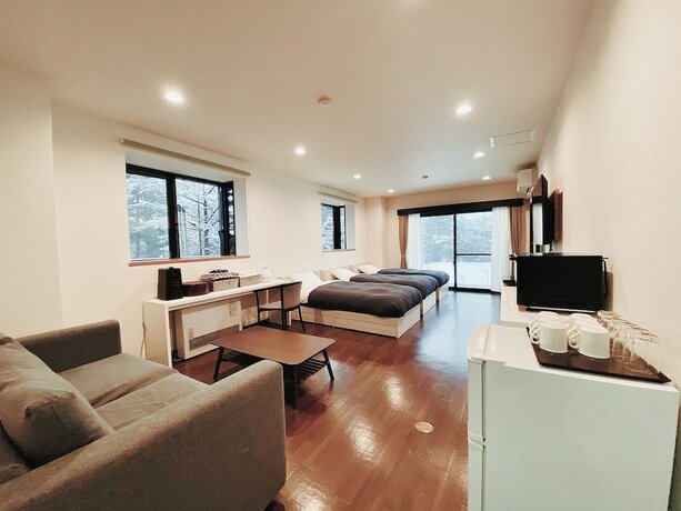 Imagen de la habitación del Hotel Ikoi Villa. Foto 27