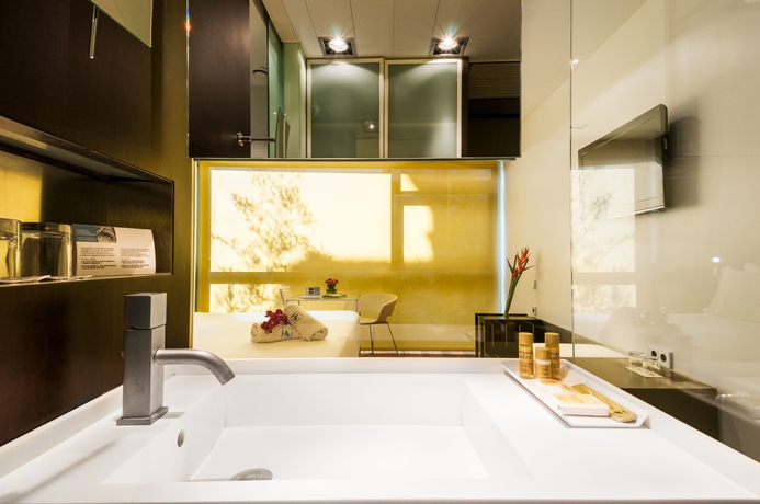 Imagen de la habitación del Hotel Ikonik Angli. Foto 6