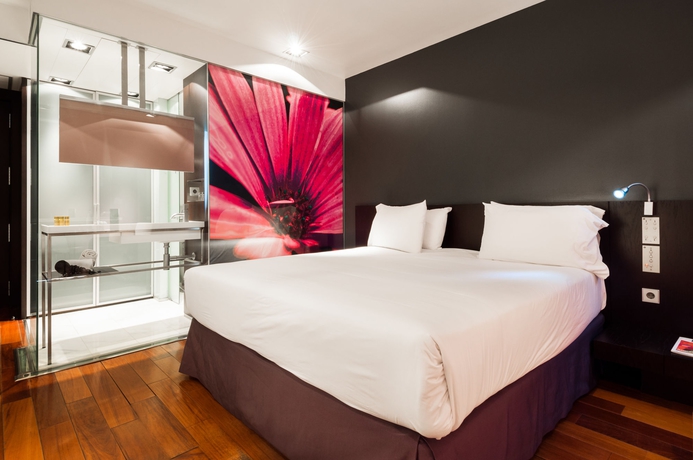 Imagen de la habitación del Hotel Ikonik Angli. Foto 14