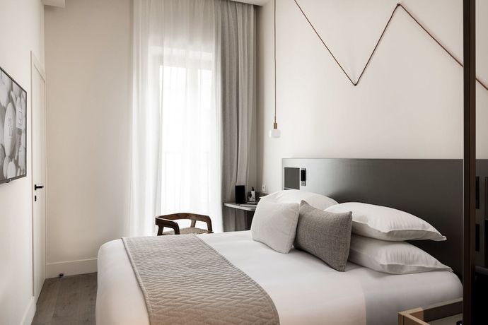 Imagen de la habitación del Hotel Ikonik Jean M&eacute;decin. Foto 5