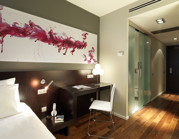 Imagen de la habitación del Hotel Ikonik Lex. Foto 5