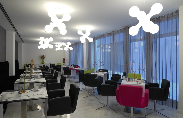 Imagen del bar/restaurante del Hotel Ikonik Lex. Foto 3