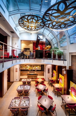 Imagen del bar/restaurante del Hotel Ikonik Parlament. Foto 3